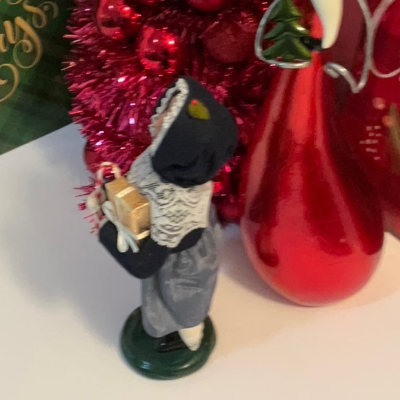 BYERS CHOICE DOLL 2004 CHRISTMAS DOLL NWOT - Picture 4 of 7